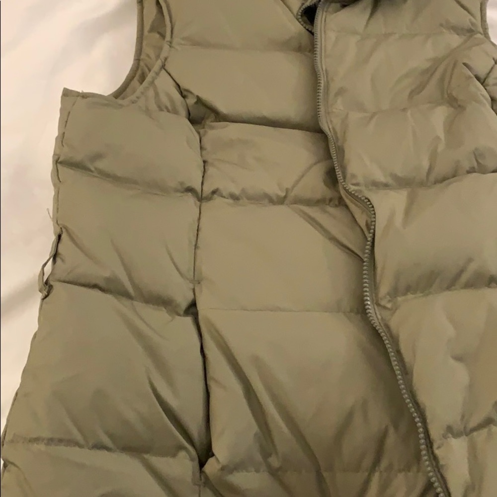 Vest - Picture 3 of 3